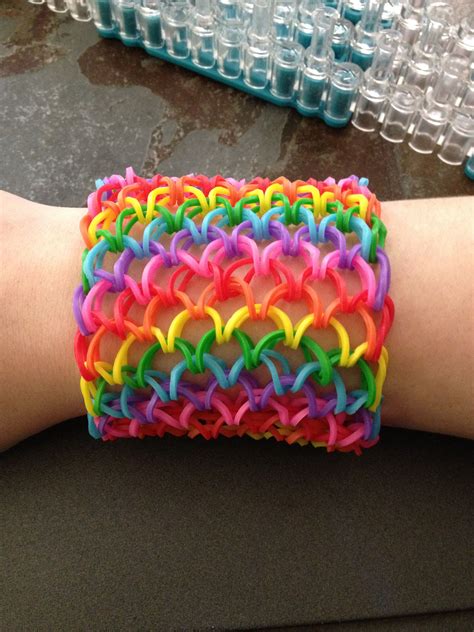 How to make a loom band bracelet with loom - Two peg design inspired by the Imperial Flowers bracelet of @gtheloomsterlife on instagram. You can use monster tail, rainbow loom, finger loom, no loom or ...